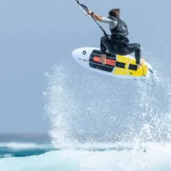 Duotone Fish D/LAB Kitesurf Board 2022 17 Duotone Fish D/LAB Kitesurf Board 2022 -Surfing Gear DTK FISH DLAB 2022 Action