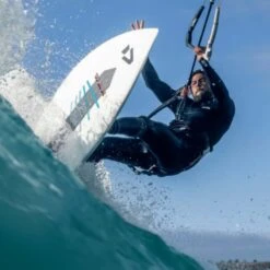 Duotone Wam D/LAB Kitesurf Board 2022 -Surfing Gear DTK Wam DLAB 2022 Action1