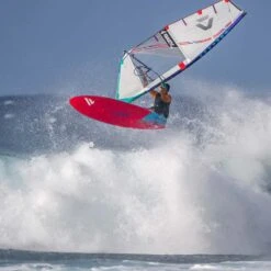 Duotone Super Hero SLS Windsurf Sail 2023 11 Duotone Super Hero SLS Windsurf Sail 2023 -Surfing Gear DTW SuperHero SLS 2023 action1