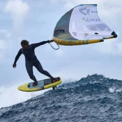 Duotone Foil Wing Unit D/LAB 2023 -Surfing Gear DTX Unit D LAB 2023 Action3